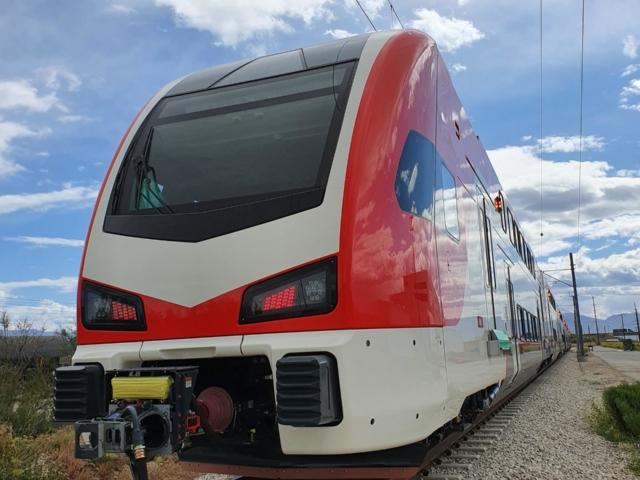 First Trainset on SLC Test Track May 2020 1 scaled 1 640x480 c