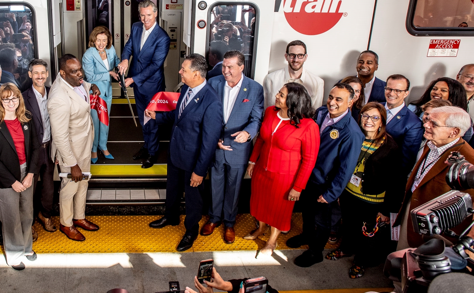 Ribbon cutting for first ever electric Caltrain service 